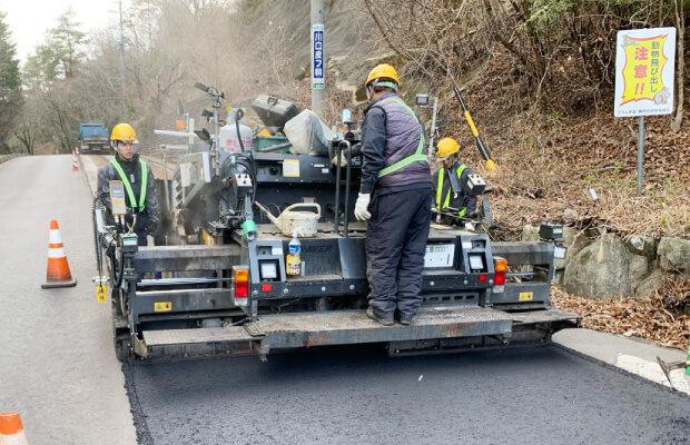写真：舗装維持・修繕工事