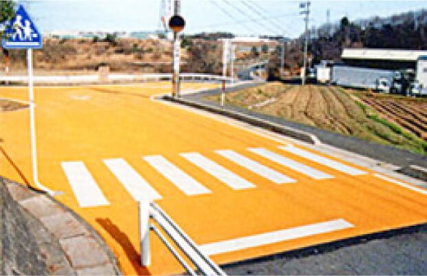 写真：名張市内県道交差点の施工実績