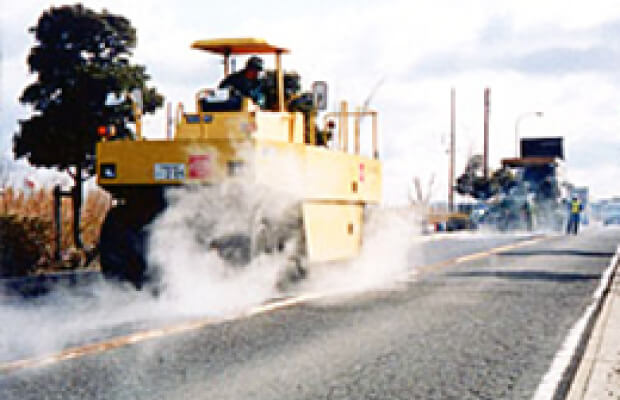 写真：市道春日丘中央線舗装補修工事の施工実績